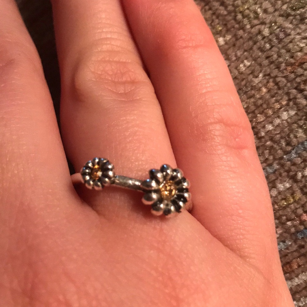 Silver Two Flower Orange Like Gems Ring